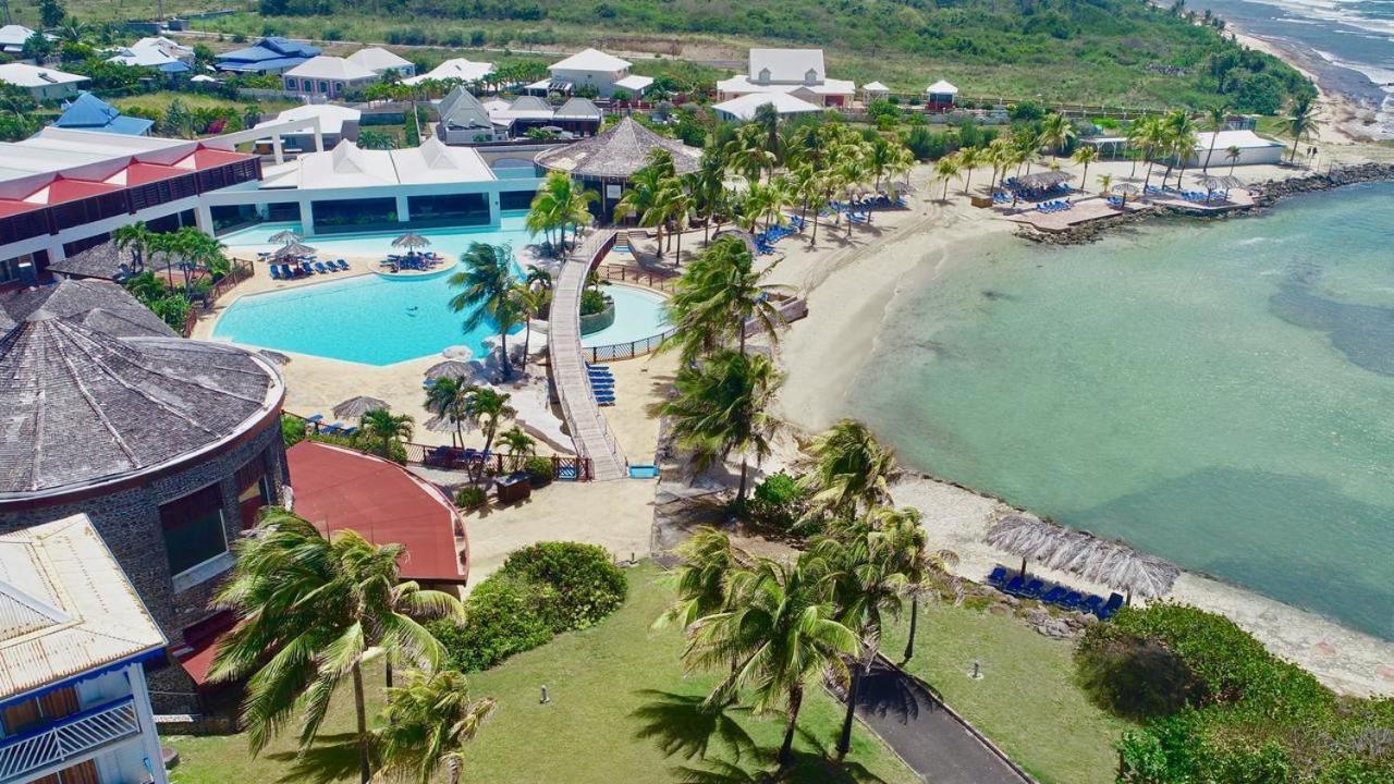 Tres Bel Appartement Avec Vue Mer, Acces Direct A La Plage Et Piscine Surveillee Saint-Francois  Exterior foto